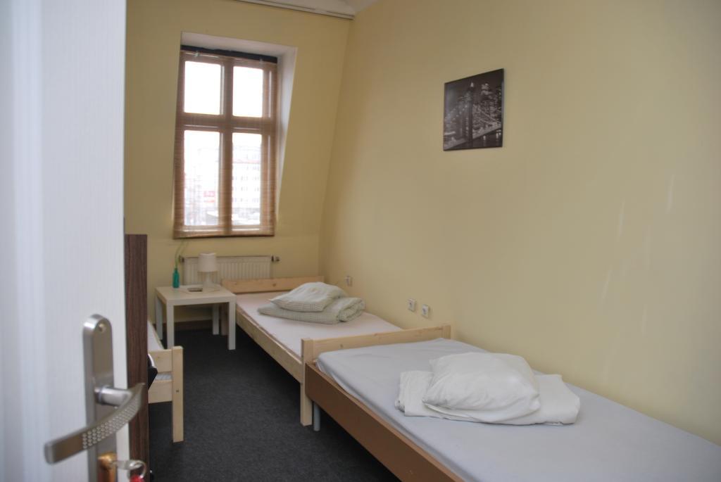 Hostel Kamienica Rynek 7 Katowice Bilik gambar