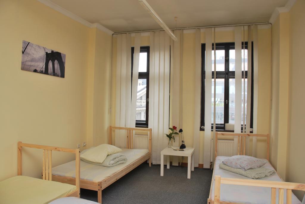 Hostel Kamienica Rynek 7 Katowice Bilik gambar