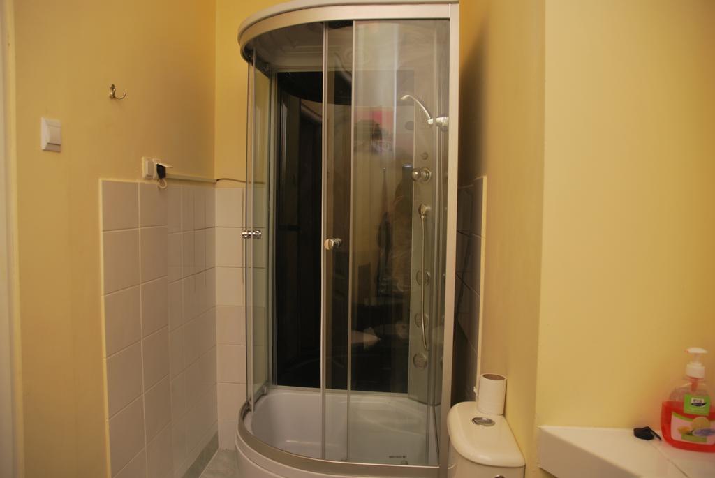 Hostel Kamienica Rynek 7 Katowice Bilik gambar
